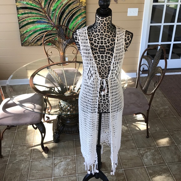 Elan Sleeveless Cardigan Crochet Vest - Picture 2 of 4